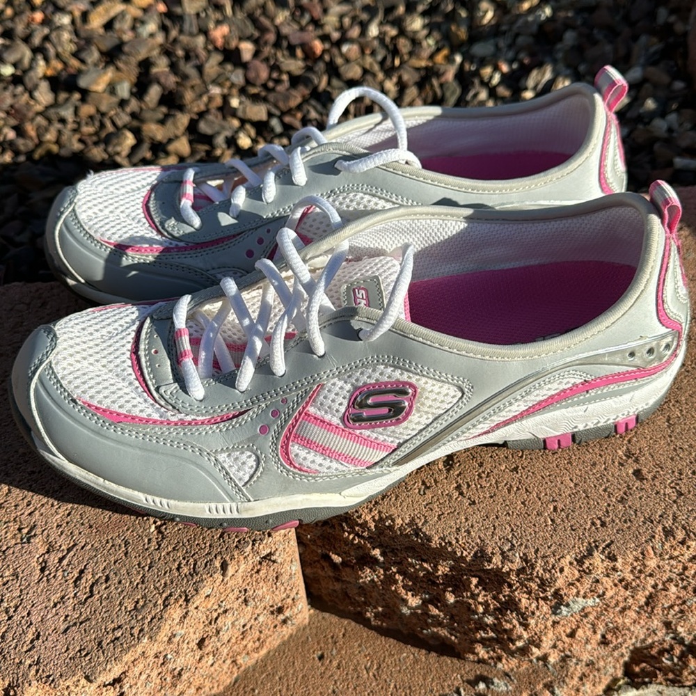 Like New Skechers